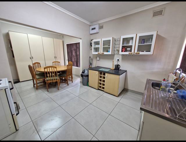 3 BEDROOM HOUSE TO LET IN MONTCLAIR